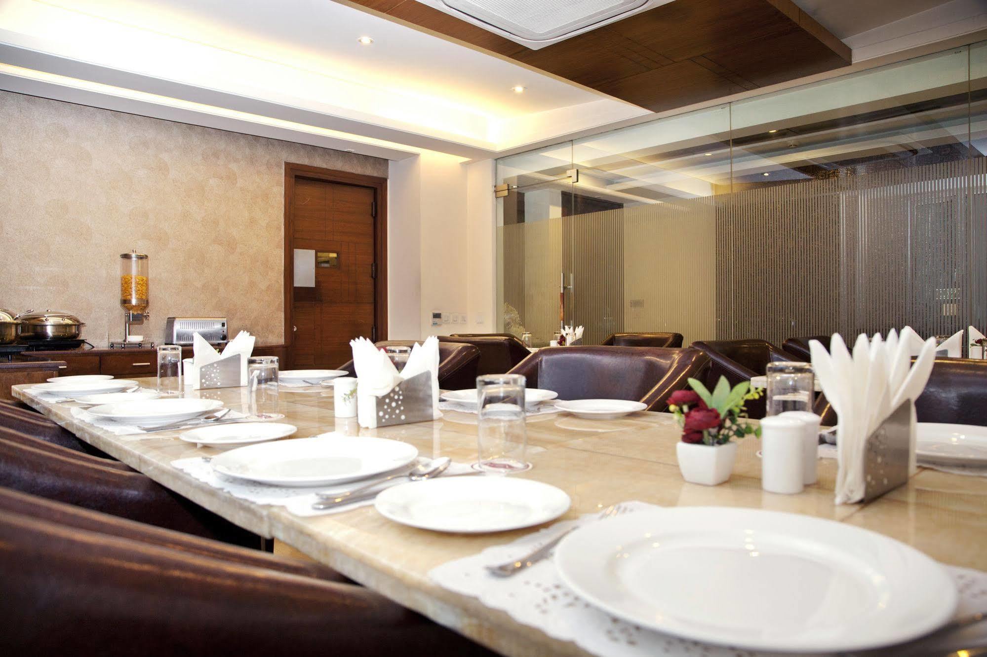 Alpina Hotels&Suites Nové Dillí Exteriér fotografie